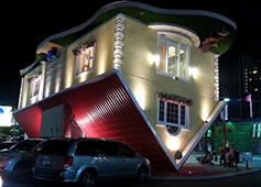 Niagara Falls Upside Down House
